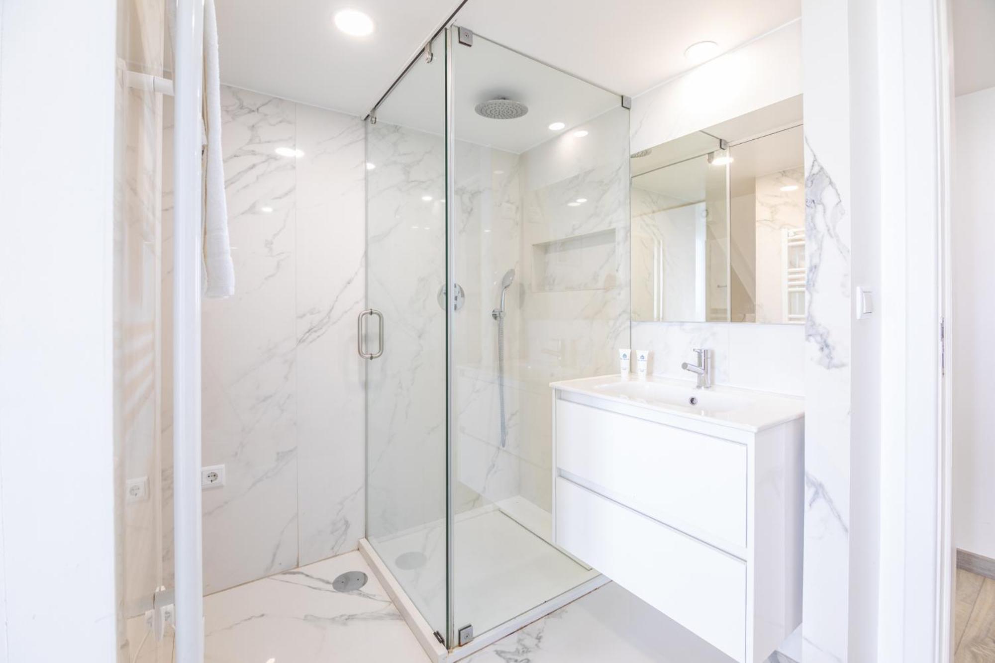 Apartament Deluxe Spacious Flats w Mezzanine by Host Wise Porto Zewnętrze zdjęcie