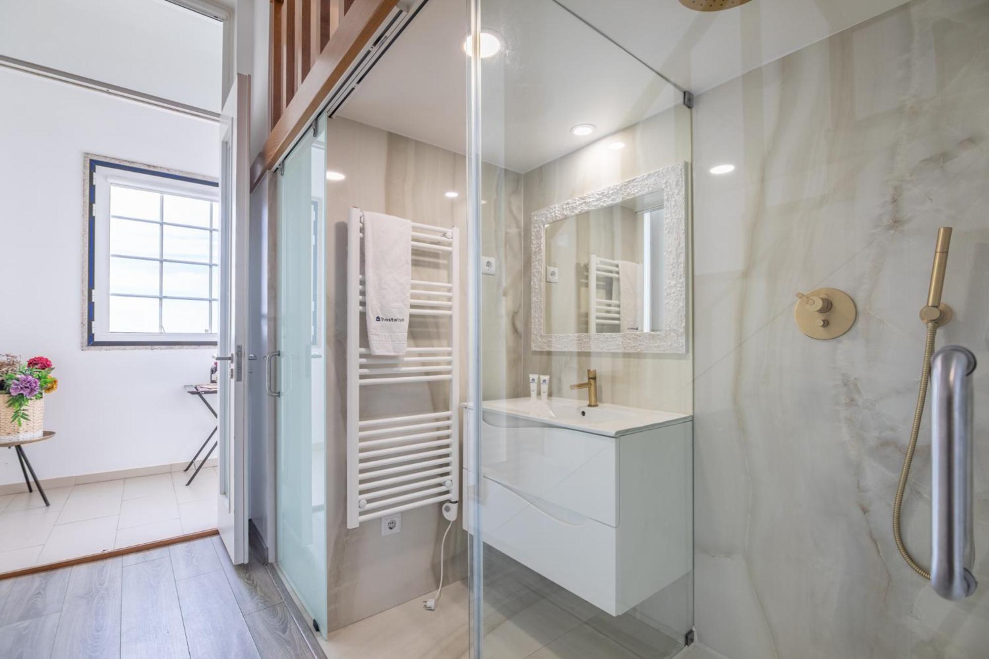 Apartament Deluxe Spacious Flats w Mezzanine by Host Wise Porto Zewnętrze zdjęcie