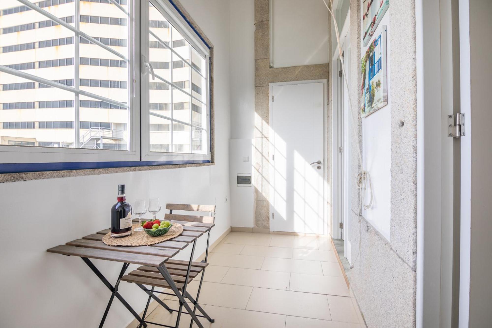Apartament Deluxe Spacious Flats w Mezzanine by Host Wise Porto Pokój zdjęcie